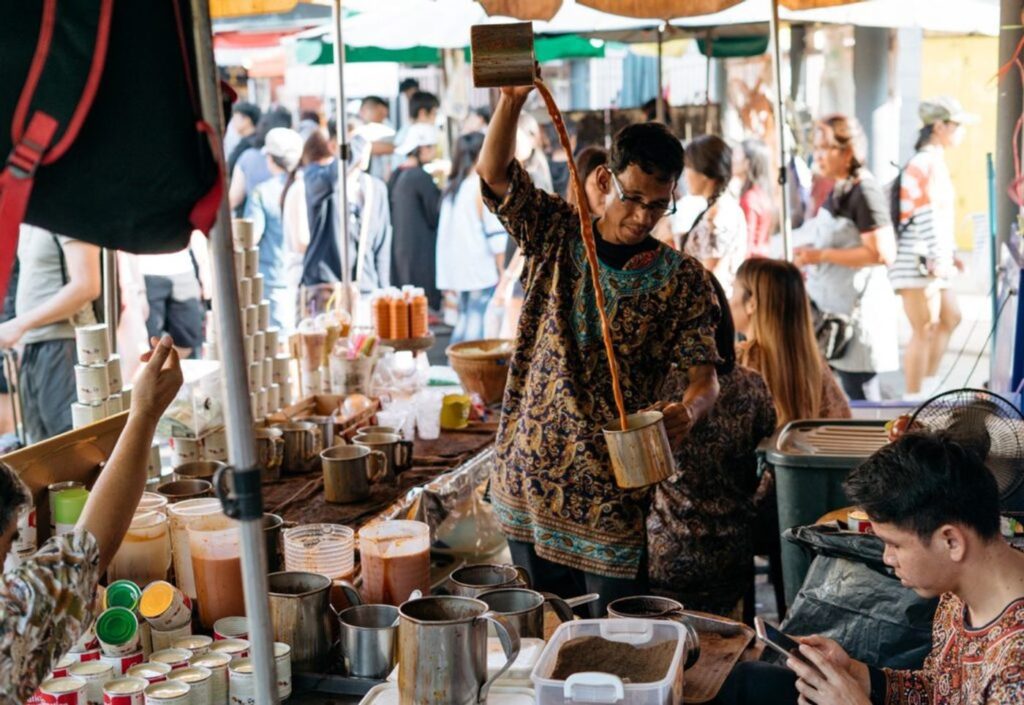 Уличная еда на рынке Чатучак в Бангкоке
