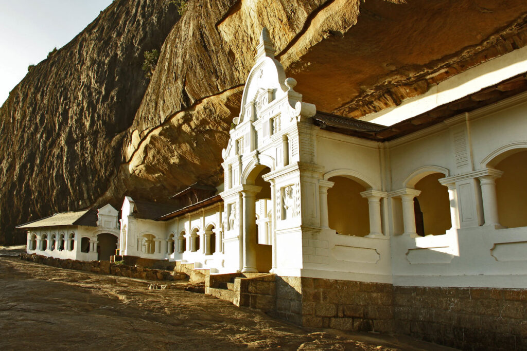 Пещерный храм Дамбулла (Шри-Ланка)