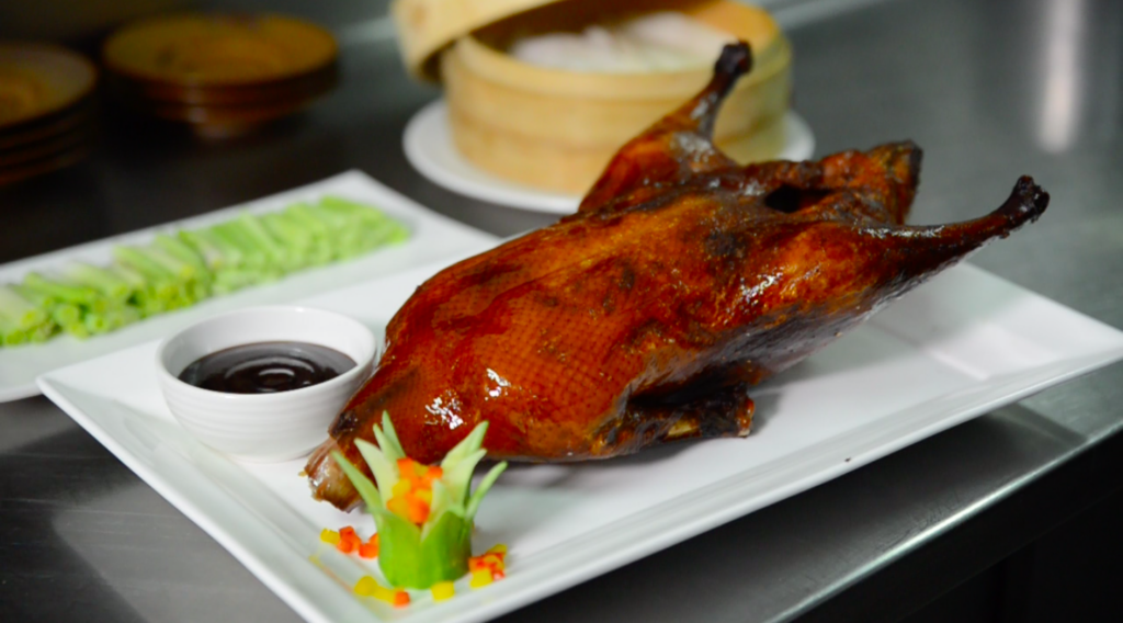 Традиционная еда в Сингапуре - утка по-пекински