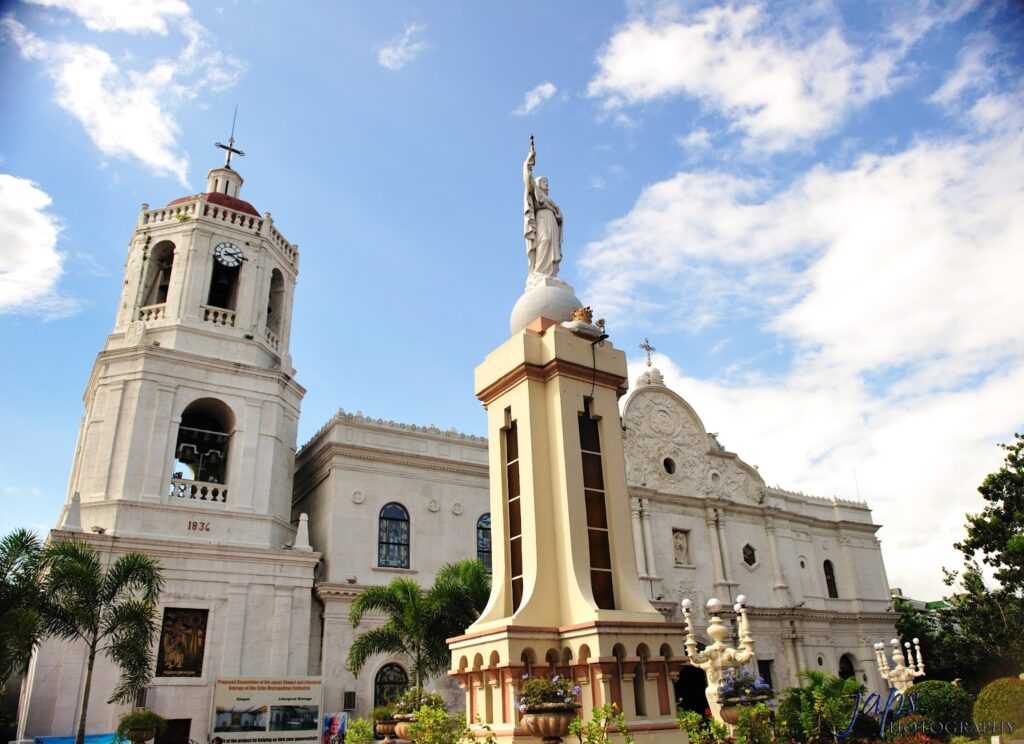 Attractions of the resort of Cebu, Philippines
Cebu Metropolitan Cathedral