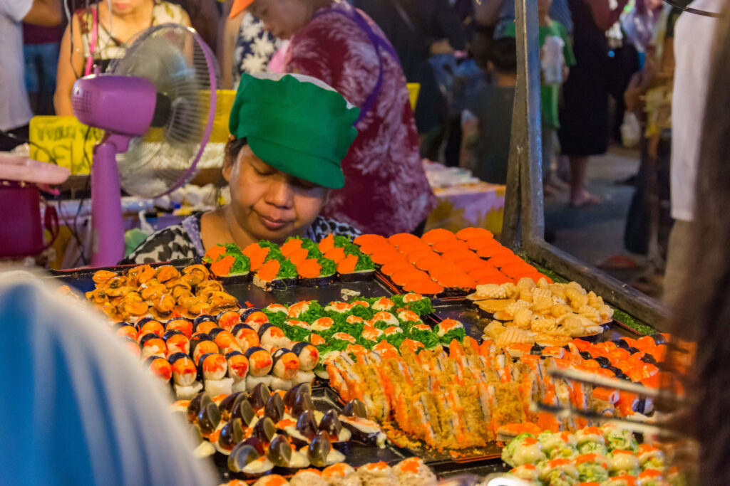 The best Koh Samui markets for tourists - market in Chaweng