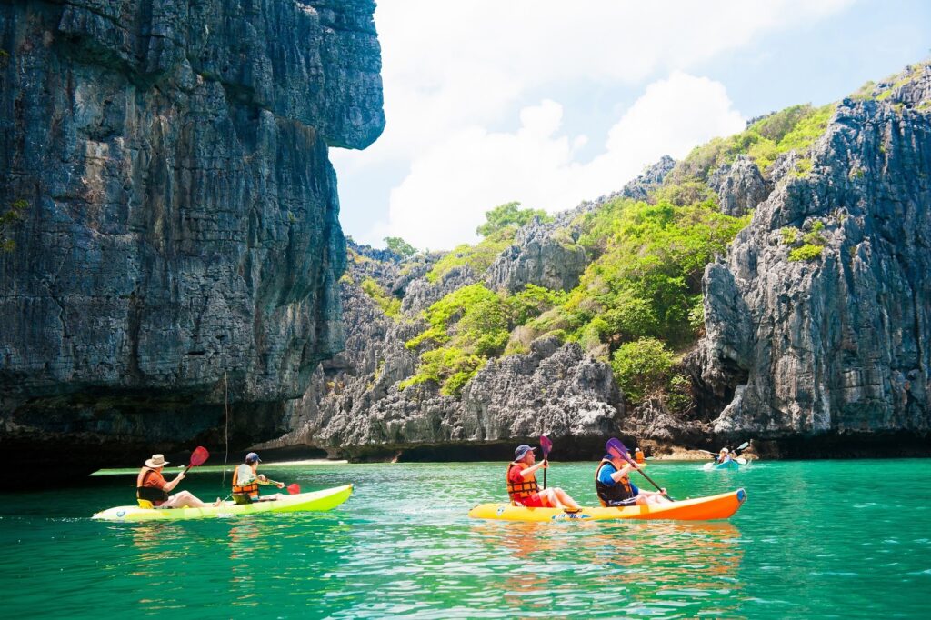 How to get to Angthong Marine Park on Koh Samui