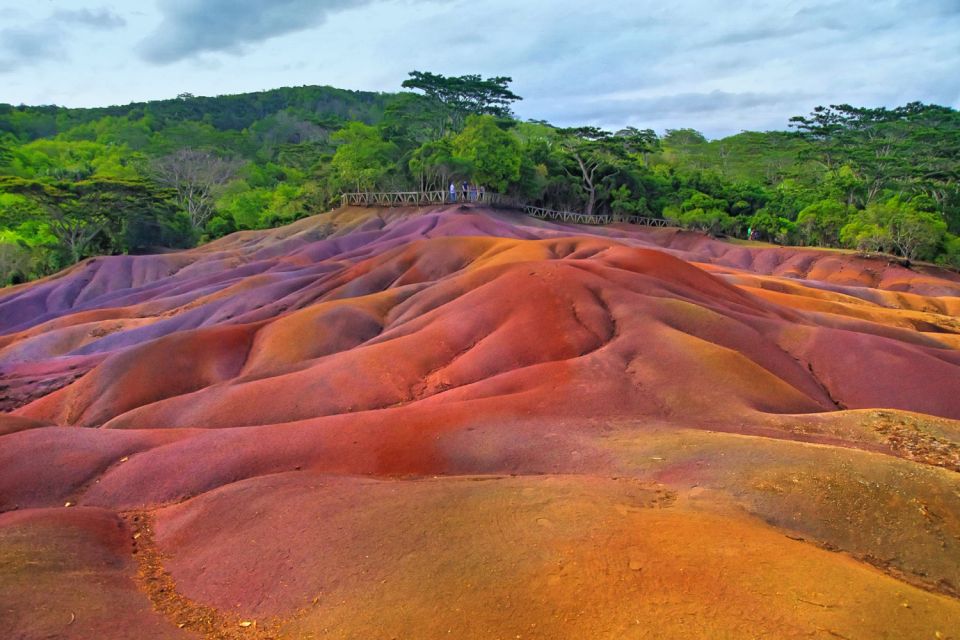 Seven Coloured Earths, Mauritius