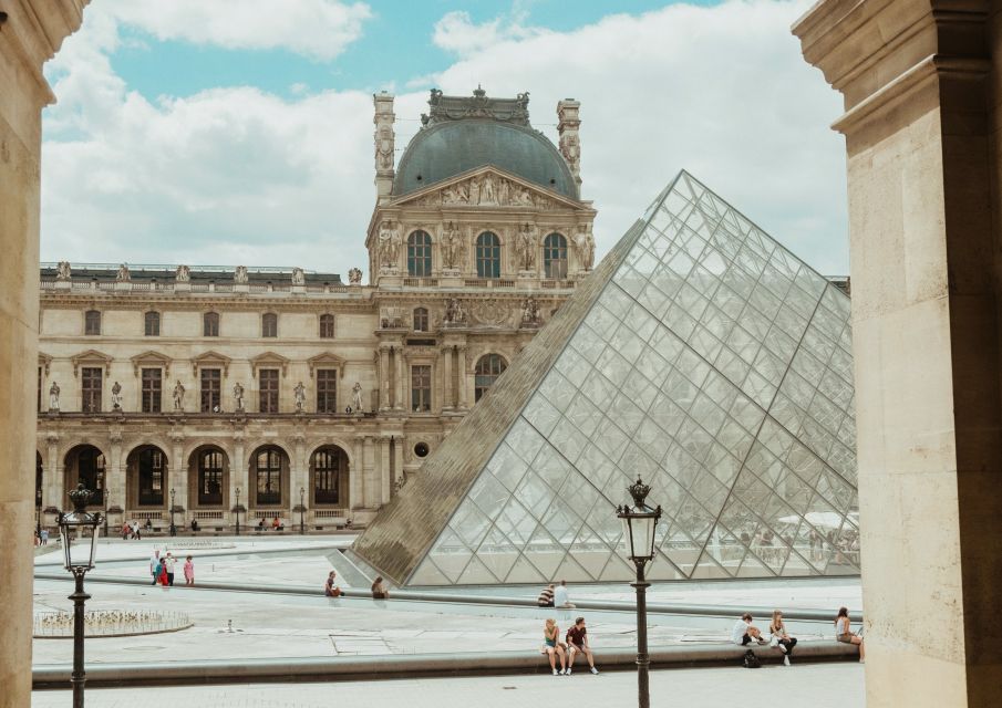 How to visit the Louvre museum in Paris