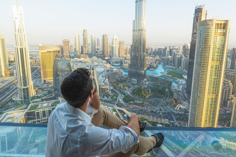Бурдж халифа цена билета. Дубай Бурдж Халифа смотровая площадка. Skyview Дубай. Sky view Observatory Дубай. Sky views Dubai смотровая площадка.